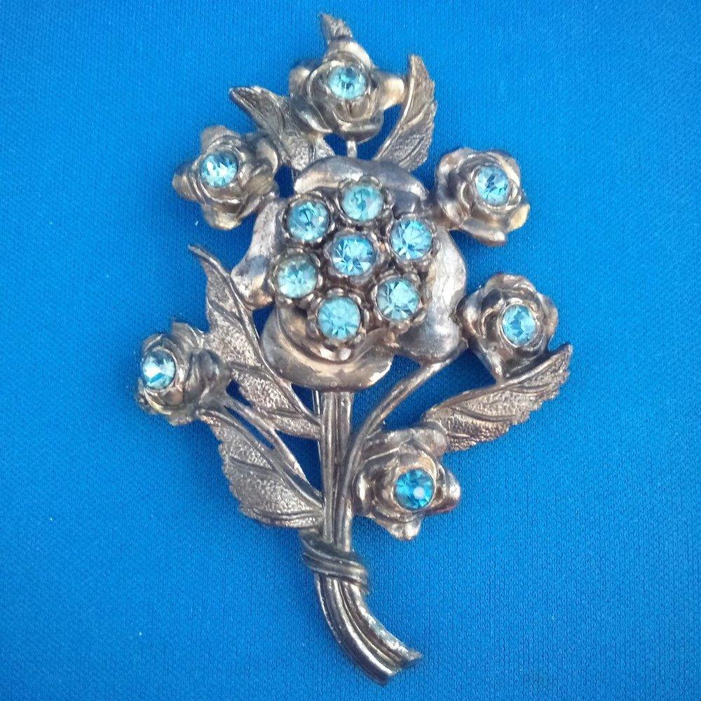 Vintage 1930s LN/25 brooch silver tone with blue rhinestones